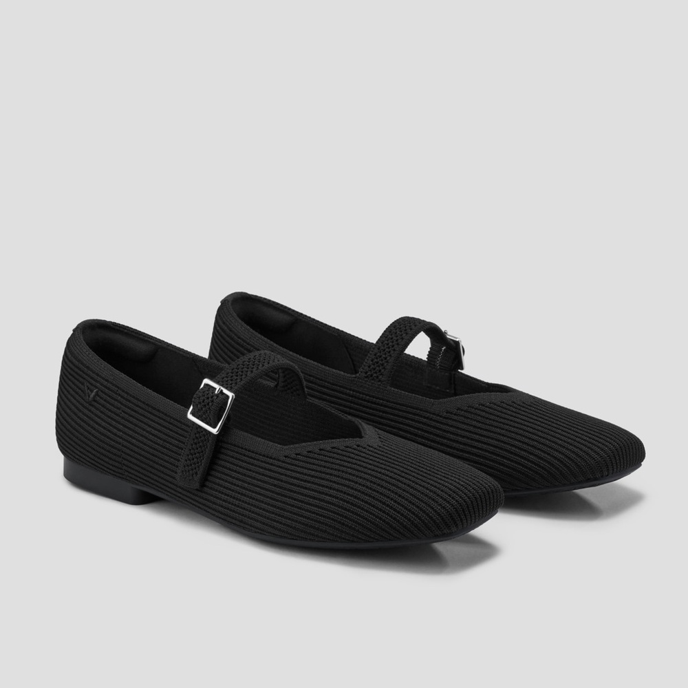Vivaia Mary Jane Flats